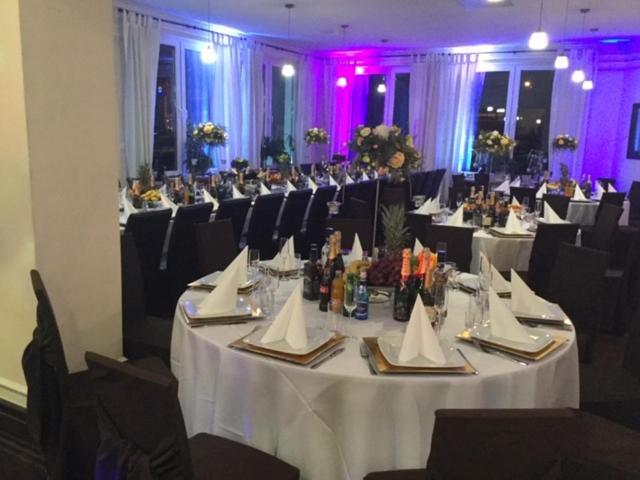 Wzgorze Toskanii Conferences & Restaurant Przeźmierowo Eksteriør billede