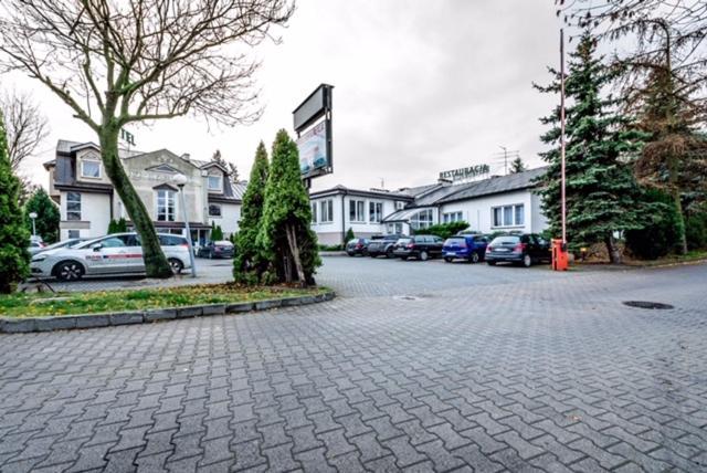 Wzgorze Toskanii Conferences & Restaurant Przeźmierowo Eksteriør billede